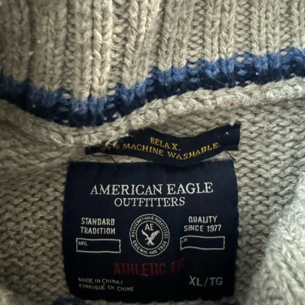 American Eagle Outfitters Gray and Blue Crewneck Sweater XL